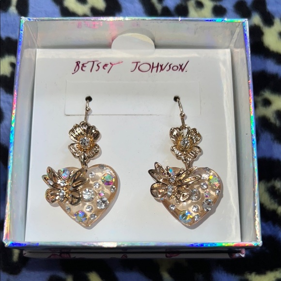 Betsey Johnson Jewelry - BNWT Betsey Johnson Gold tone Heart Earrings